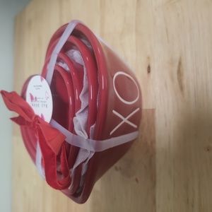 Rae Dunn XO MEASURING CUPS